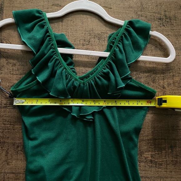 Dex V neck ruffled bodysuit - Picture 4 of 4